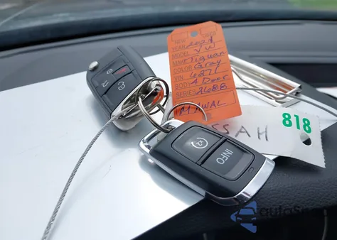 2021 Volkswagen Tiguan 2.0T Se/2.0T Se R-Line Black/2.0T Sel z USA, uszkodzony, nr VIN 3VV2B7AX3MM156271